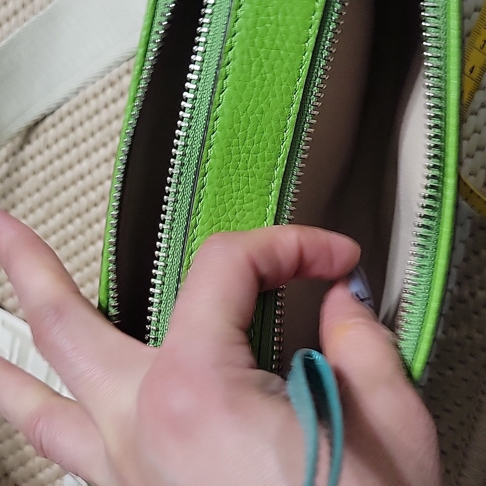 Tory Burch Vibrant Green Leather Bag - Picture 6 of 10